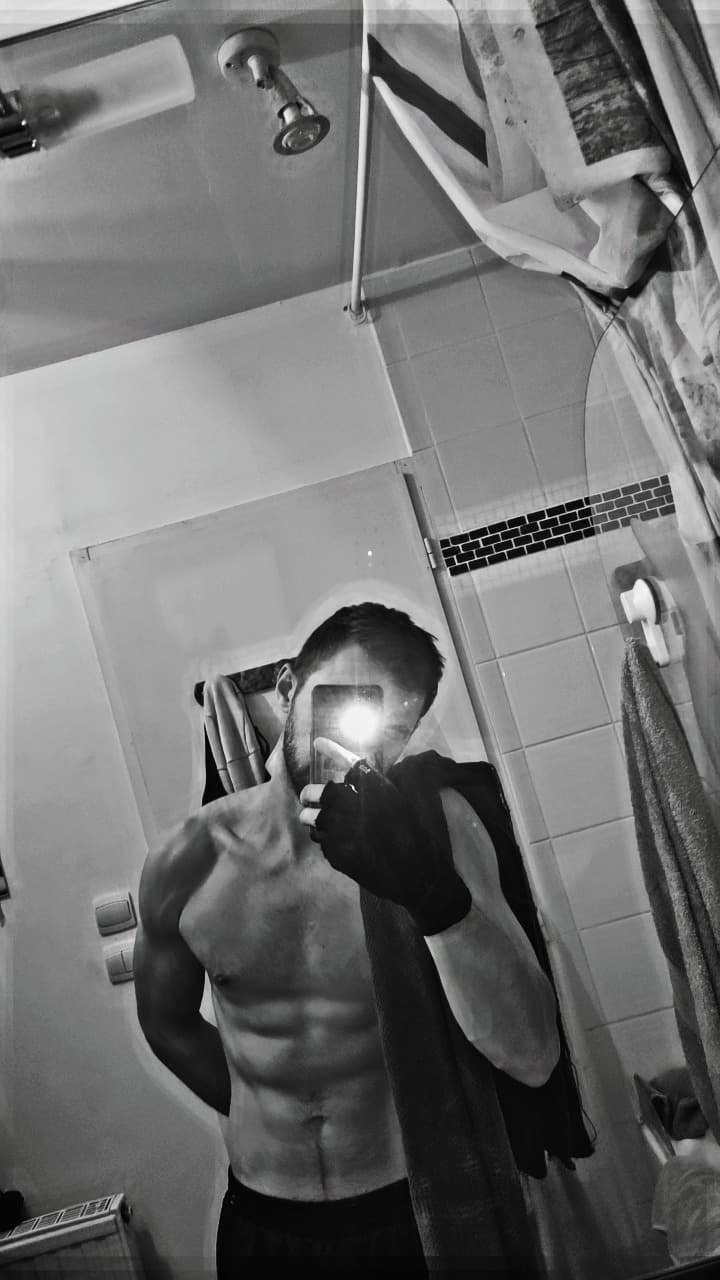 Profil de Tino, 21 ans, Rencontre sex à Feldis/Veulden (Grisons)