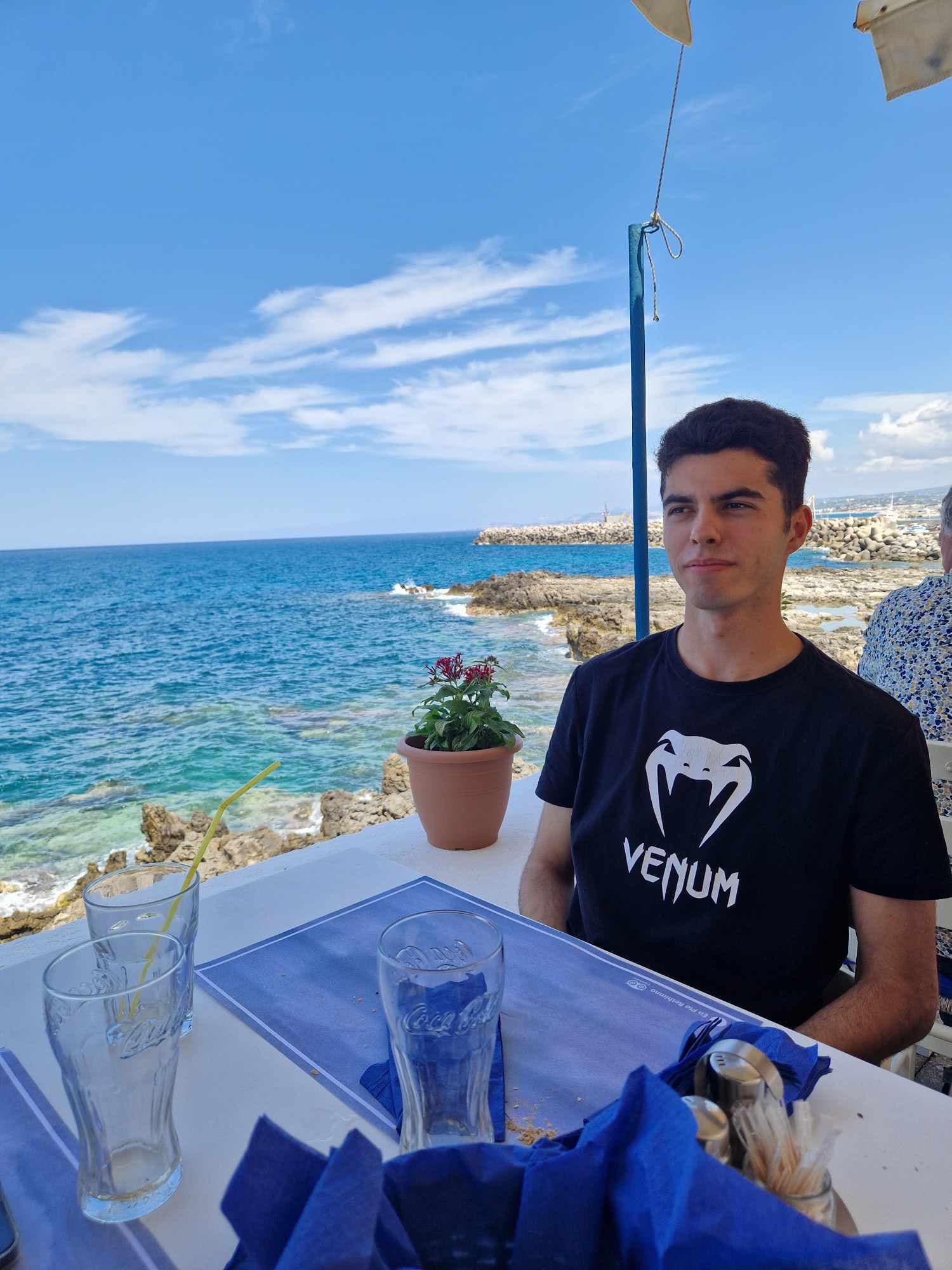 Matei - Rencontre sex à Wöschnau Profil de Matei, 19 ans, Rencontre sex à Wöschnau (Soleure)